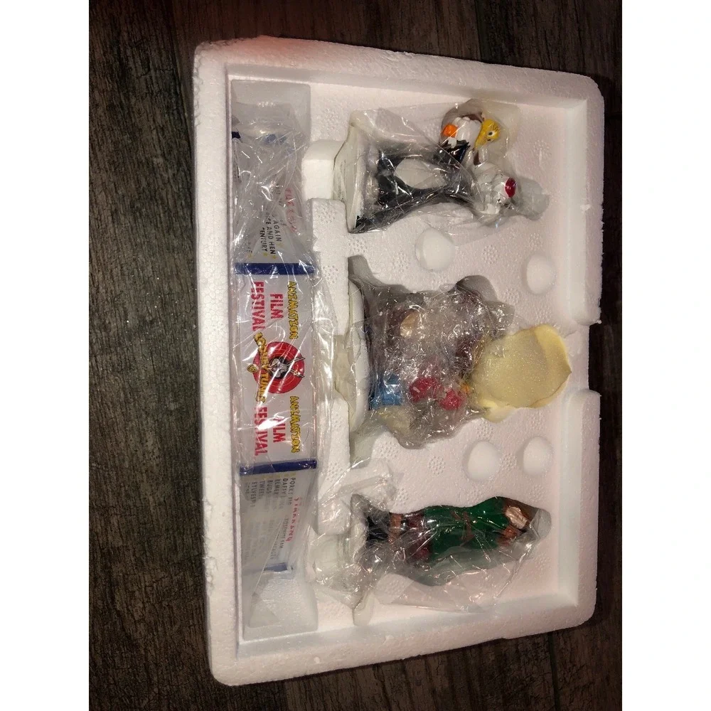 New Dept 56 Snow‎ Village The Looney Tunes Animation Film Festival #54983